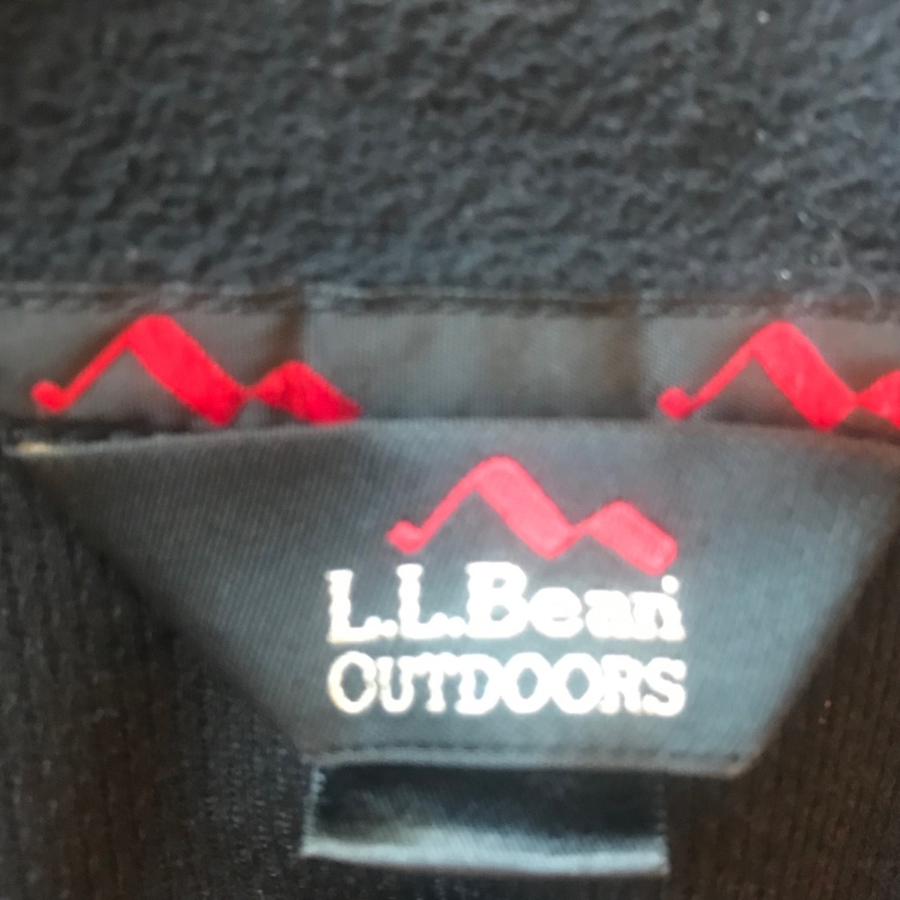 LL Bean Outdoor vest size Medium. - Picture 2 of 5